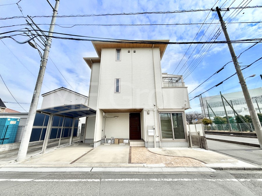 ���n�O�ώʐ^ �������ꂽ�O�ρA�㎿�ȏZ��Ԃ��L���鎺���͉i�����S���ĉ߂�����Z���ł��B 