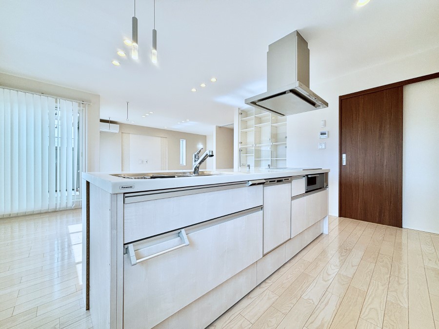 �L�b�`�� �������������I�ɁA�y�����I�V�X�e���L�b�`��