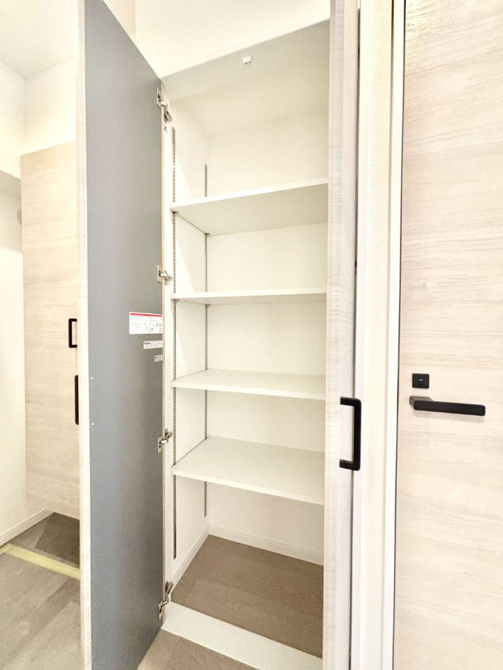 ���̑����� �L�����[�B�|�������G�߂̏��������[���邱�Ƃ��ł��܂��B