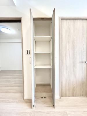 ���̑����� ���r���O���[�B�����Ɏ��[������ƕ����W�܂�LDK���X�b�L���Еt�������ł��ˁB  