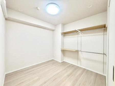 ���̑����� �i�`�������ȃt���[�����O�͂ǂ�ȃC���e���A�ɂ��}�b�`�B  �@