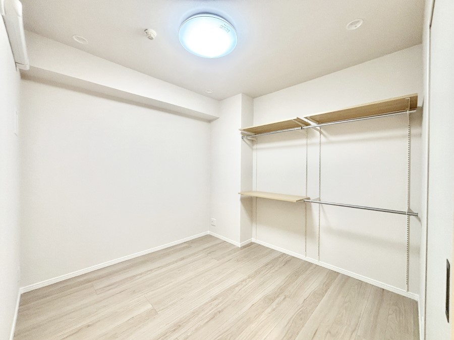 ���̑����� �i�`�������ȃt���[�����O�͂ǂ�ȃC���e���A�ɂ��}�b�`�B  �@