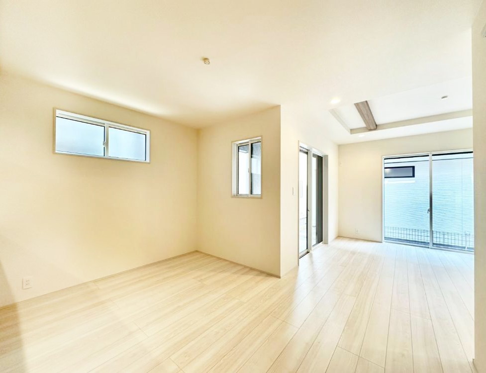 ���̑����� �Ƒ��̏Ί炪���R�Ɛ��܂�Ă���A����ȕ��͋C�̃_�C�j���O�Ɏd�オ���Ă��܂��B