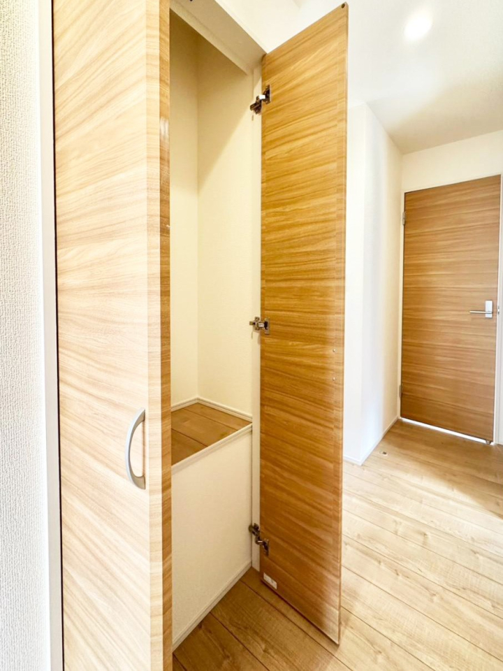 ���[ �����Ղ�̎��[�X�y�[�X�ŉ��K�ɕ�点���� 