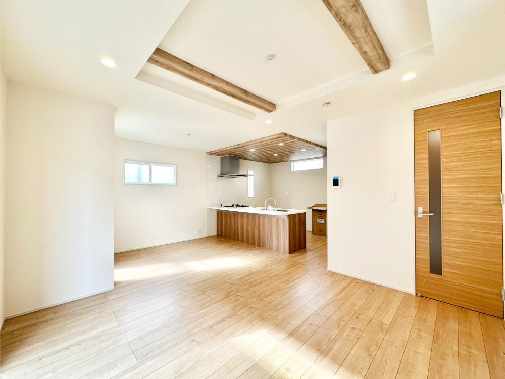 ���̑����� �Ƒ��̏Ί炪���R�Ɛ��܂�Ă���A����ȕ��͋C�̃_�C�j���O�Ɏd�オ���Ă��܂� 