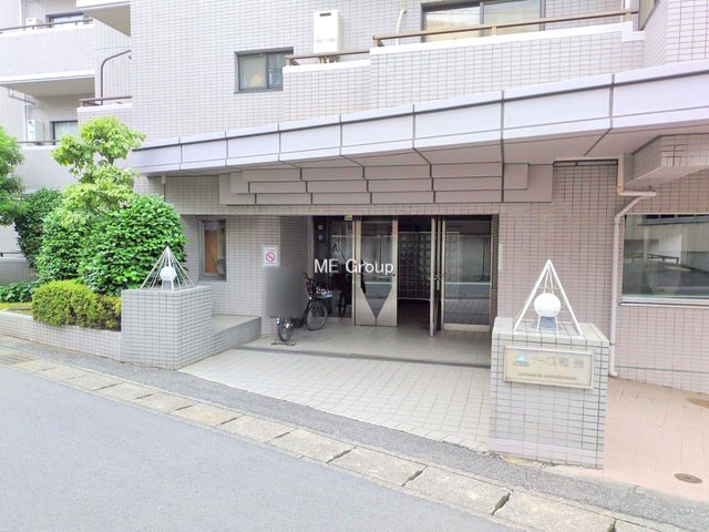 �G���g�����X �O�� �Y��ȃG���g�����X�́A���Z�҂�D�����}������Ă���܂�  