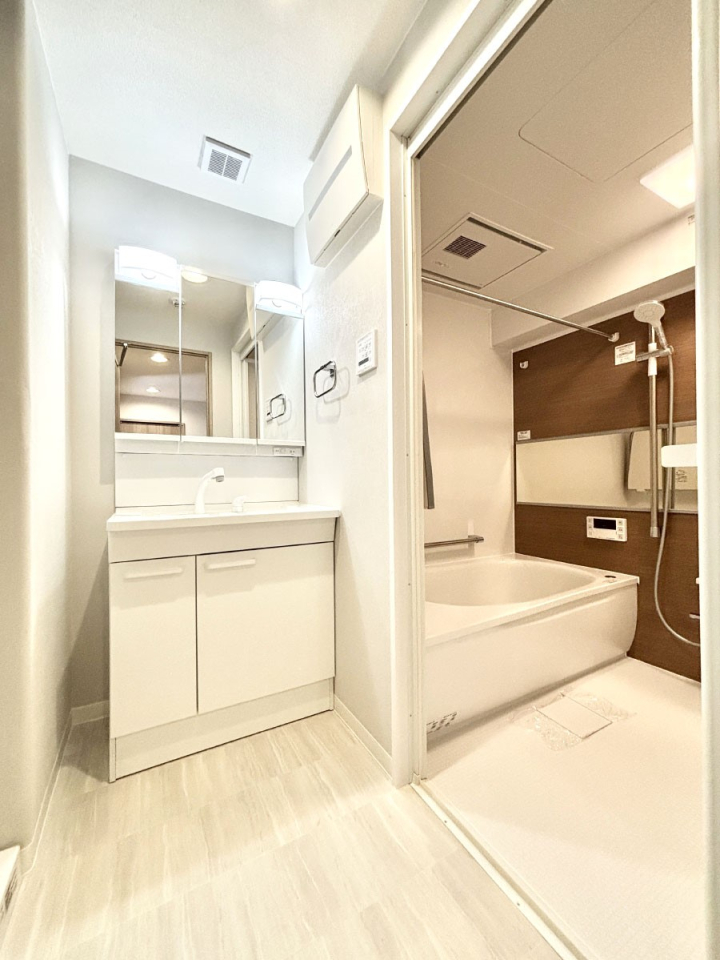 ���ʑ�E���ʏ� ������������ʉ��ώ��Œ��̐g�x�x�����K  