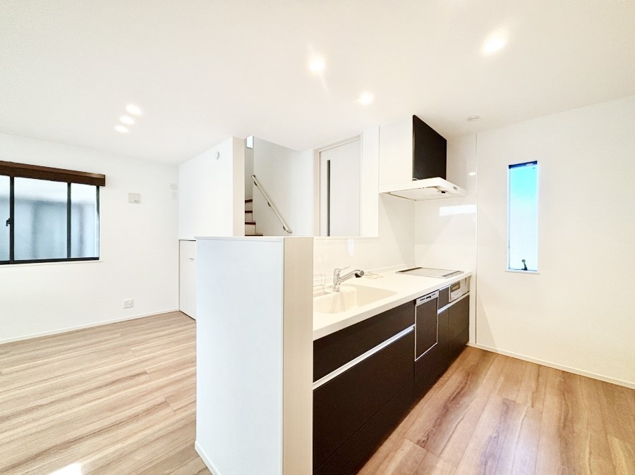 �L�b�`�� �J�E���^�[�z���ɂ��b�������Ȃ��疈���̂������������Ɗy����