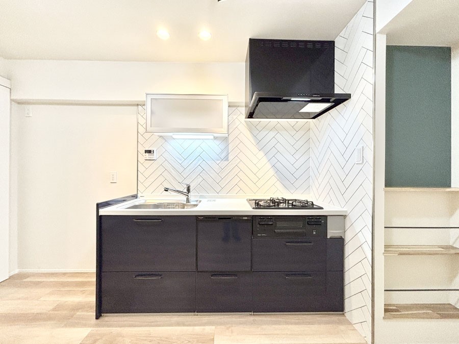 �L�b�`�� �������̂������ŉƑ��̏Ί炪�L����܂��I