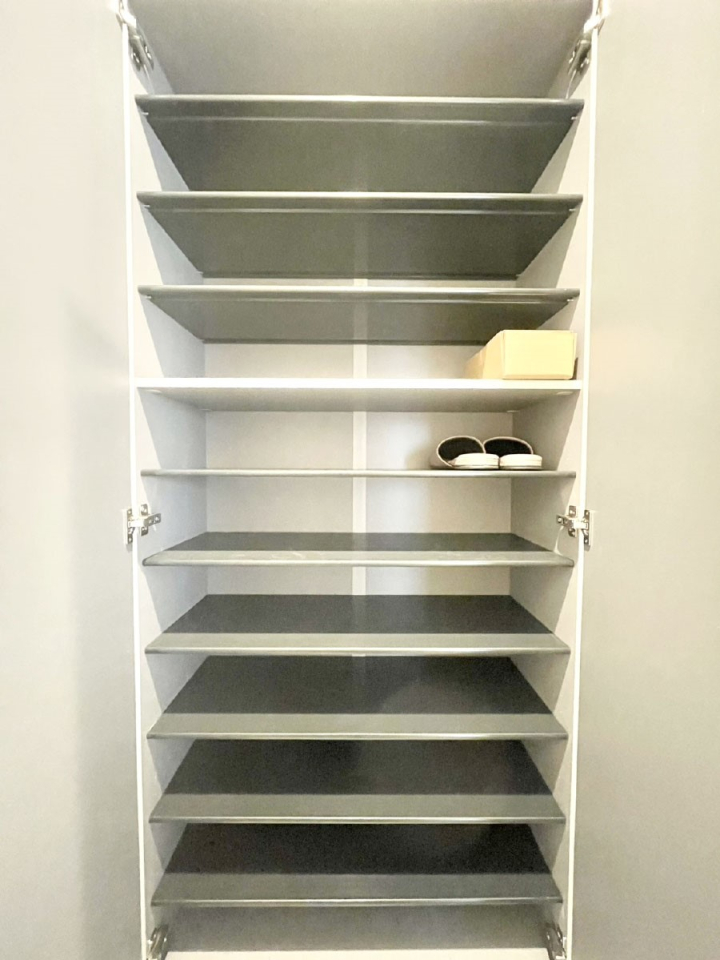 ���̑����� �����Ղ���[�ł���V���[�Y�{�b�N�X�ŉƑ��S���̌C���A���ւ�������B  