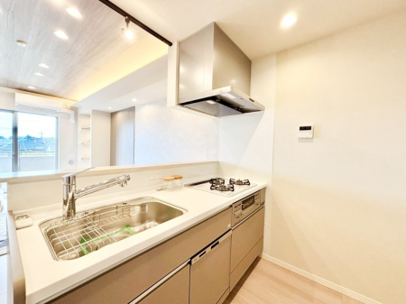 �L�b�`�� �������������I�ɁA�y�����I�V�X�e���L�b�`��