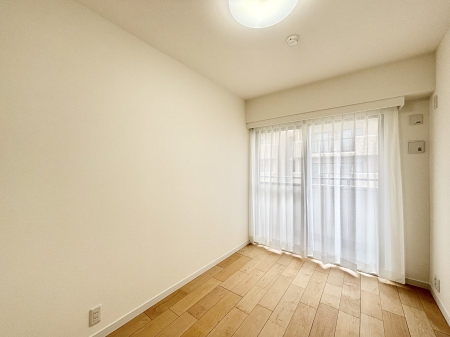 ���̑����� �o���R�j�[���J�������v���X���Ă����m��  