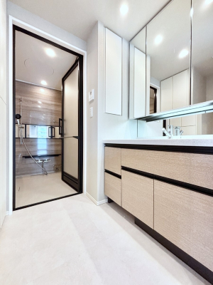 ���ʑ�E���ʏ� ������������ʉ��ώ��Œ��̐g�x�x�����K  