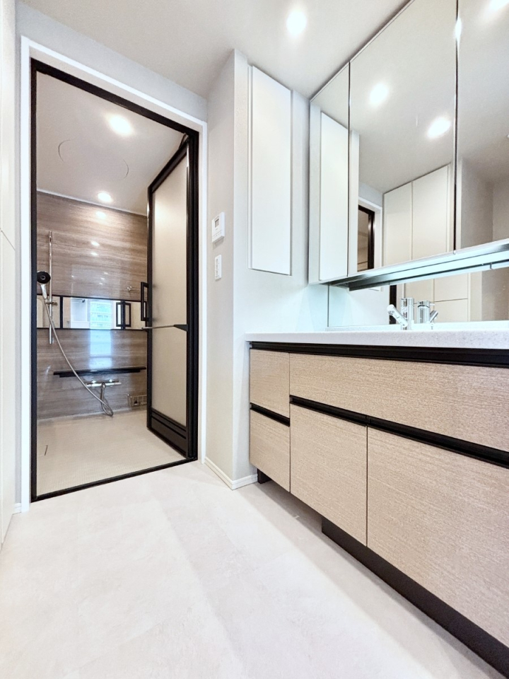 ���ʑ�E���ʏ� ������������ʉ��ώ��Œ��̐g�x�x�����K  