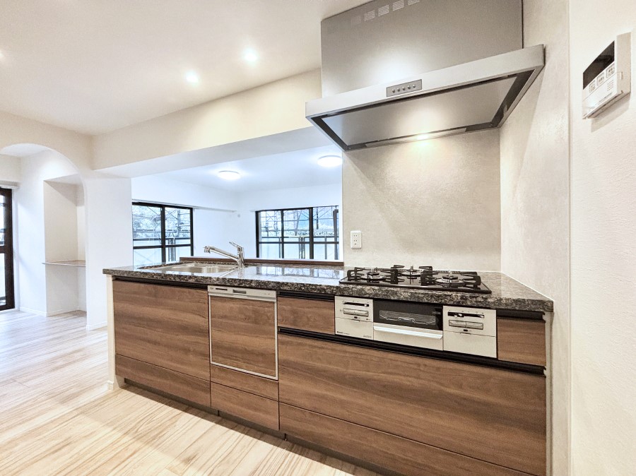 �L�b�`�� �������������I�ɁA�y�����I�V�X�e���L�b�`��