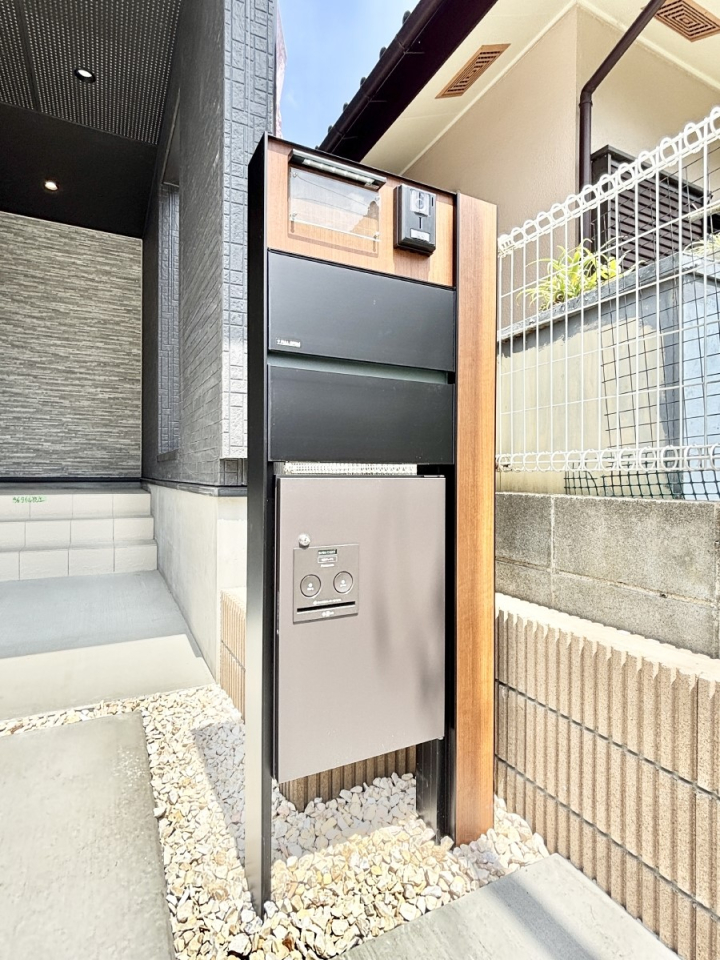 ���̑� �\�D�E�C���^�[�z���E�|�X�g�E��z�a�n�w���ЂƂɏW��B�G���g�����X�ɂȂ��ރV���v���f�U�C���B