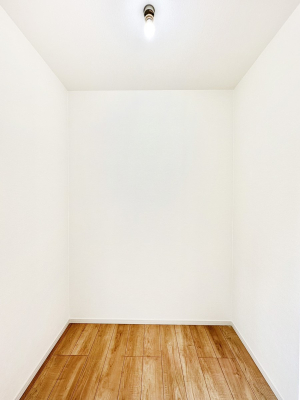 ���̑� �G�߂̈ߗނ��X�b�L�����[�I��e�ʂ̎��[�͂����͓I��WIC�t���ł��B