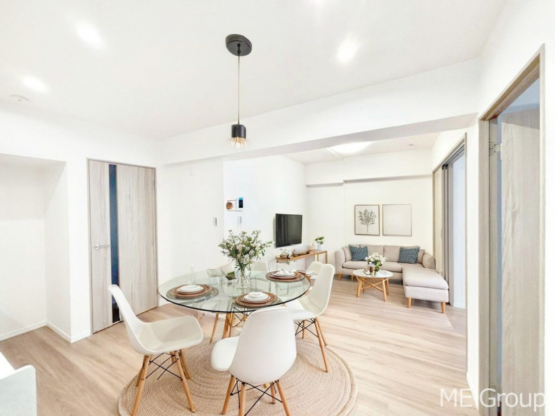 ���r���O �Ƒ��̘a�₩�ȉ�b���������Ă������B�J�����̂��郊�r���O�ł��B���Ƌ��CG�ł�  