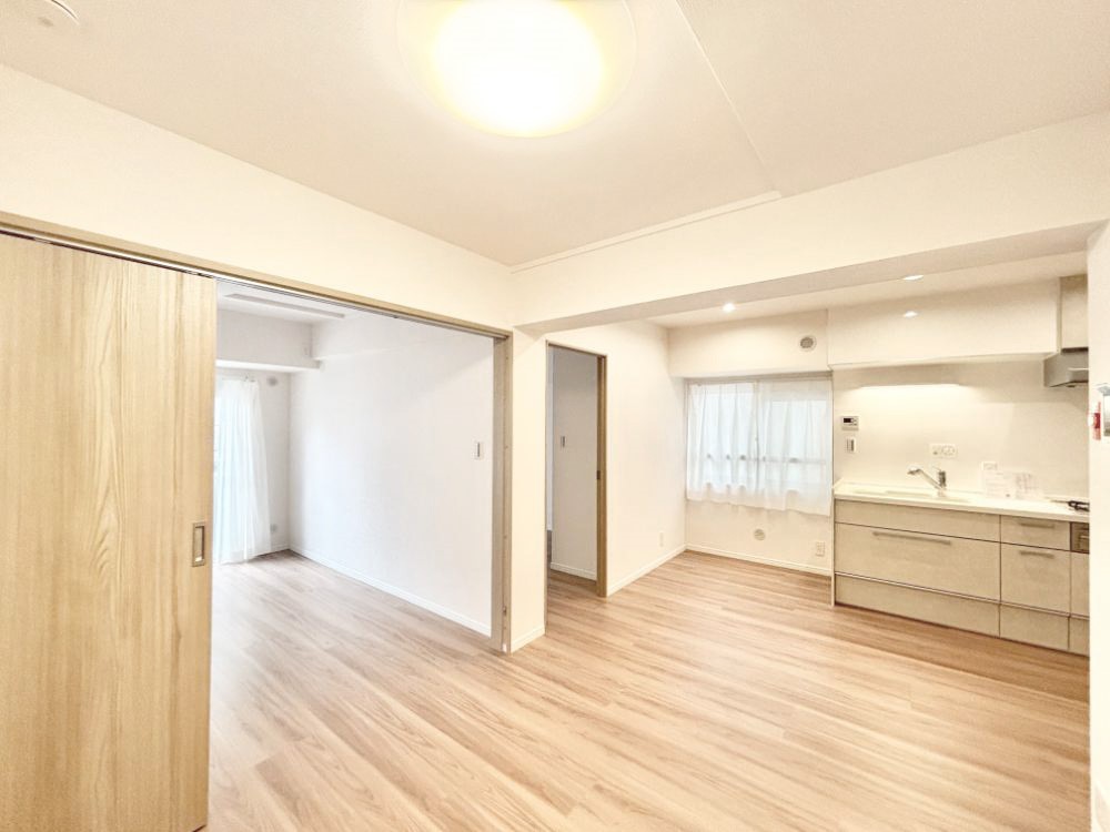 ���̑����� ���邢�z���������A�����̕��͋C�ɖ��������_�C�j���O�B   