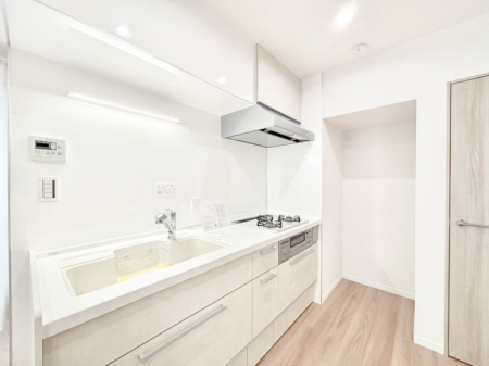 �L�b�`�� �������̂������ŉƑ��̏Ί炪�L����܂��I