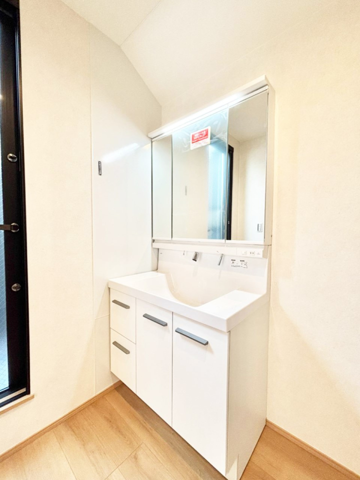 ���̑� ��Ƃ�̐��ʃX�y�[�X�Œ��̐g�x�x�����N���N