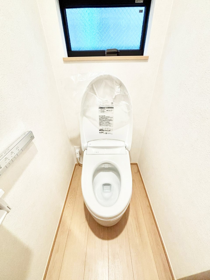 �g�C�� �g�C���͈��S�̂Q�ӏ��I���̃o�^�o�^������S�ł��B 