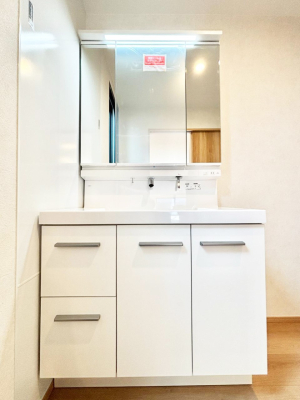 ���ʑ�E���ʏ� �X�^�C�����O�ɕ֗��ȎO�ʋ��A�~���[�L���r�l�b�g�ōׂ������X�b�L��