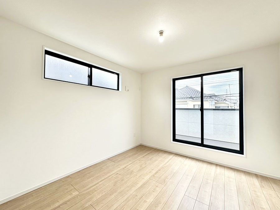 ���̑����� �o���R�j�[���J�������v���X���Ă����m��