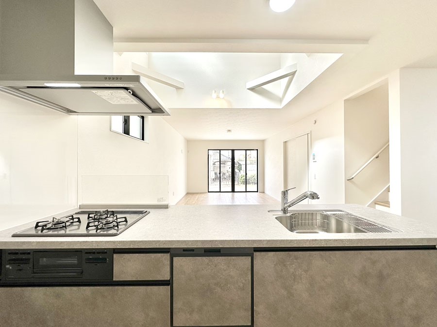 �L�b�`�� ���������Ȃ���ł����Ƒ��Ƃ̉�b���y���߂�ΖʃL�b�`��