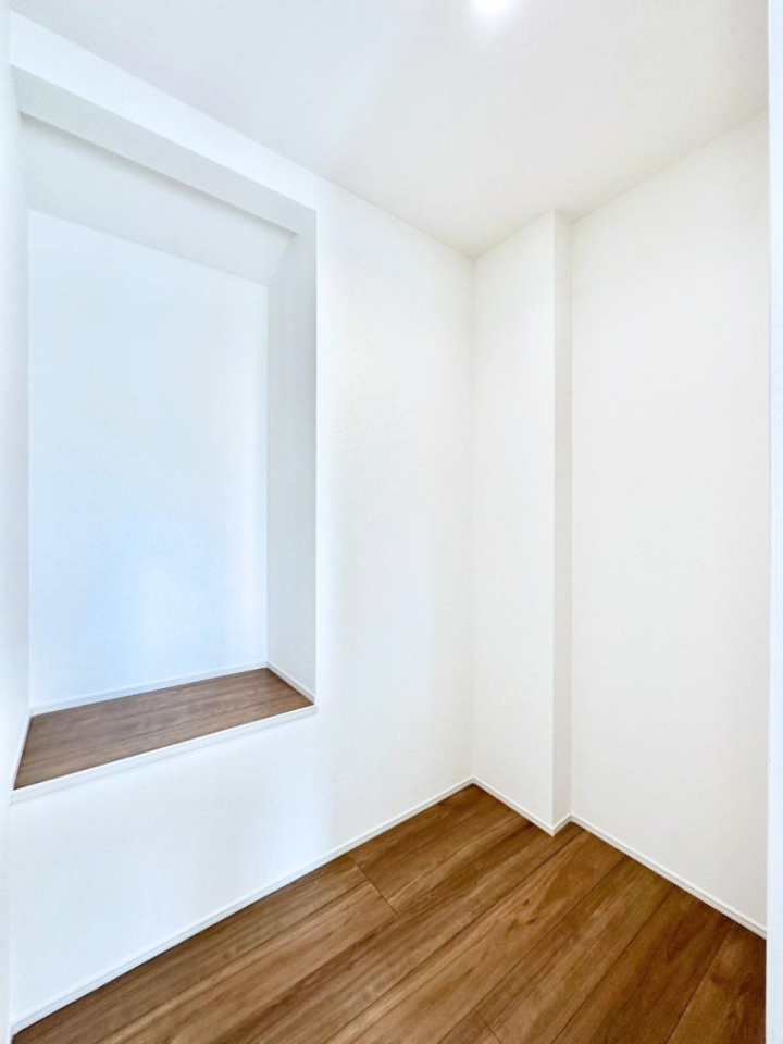 ���[ 2�K�̔[�ˁB�g�p�p�x�̒Ⴂ�G�ߗp�i�Ȃǂ�����������[�ł��܂��B