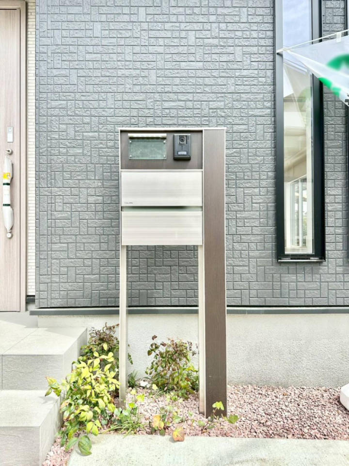 ���̑� �\�D�E�C���^�[�z���E�|�X�g���ЂƂɏW��B�G���g�����X�ɂȂ��ރV���v���f�U�C���B