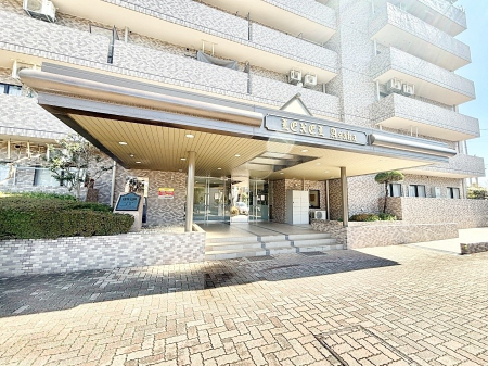 �G���g�����X �Y��ȃG���g�����X�́A���Z�҂�D�����}������Ă���܂��B