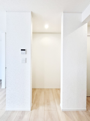 ���[ �H�i�̃X�g�b�N�⒲�����̕ۊǂɕ֗��ȃp���g���[