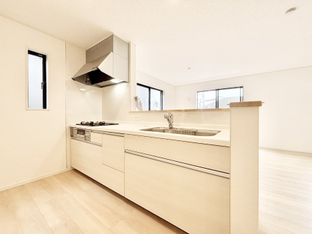 �L�b�`�� ���������Ȃ��炲�Ƒ��Ƃ̉�b���y���߂�ΖʃJ�E���^�[�L�b�`��