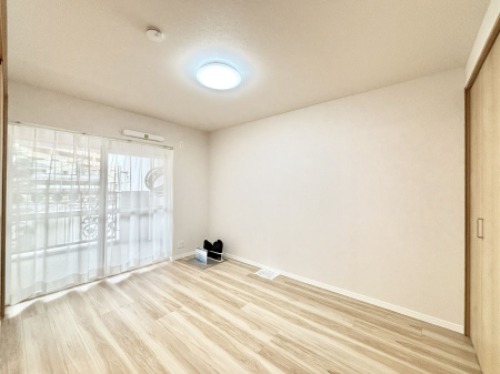 ���̑����� �o���R�j�[���J�������v���X���Ă����m��  