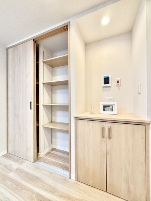 ���̑����� ���r���O���[�B�����Ɏ��[������ƕ����W�܂�LDK���X�b�L���Еt�������ł��ˁB  