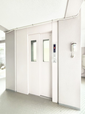 ���̑����� �G���x�[�^�[������̂ŉו��̑����������S�ł���