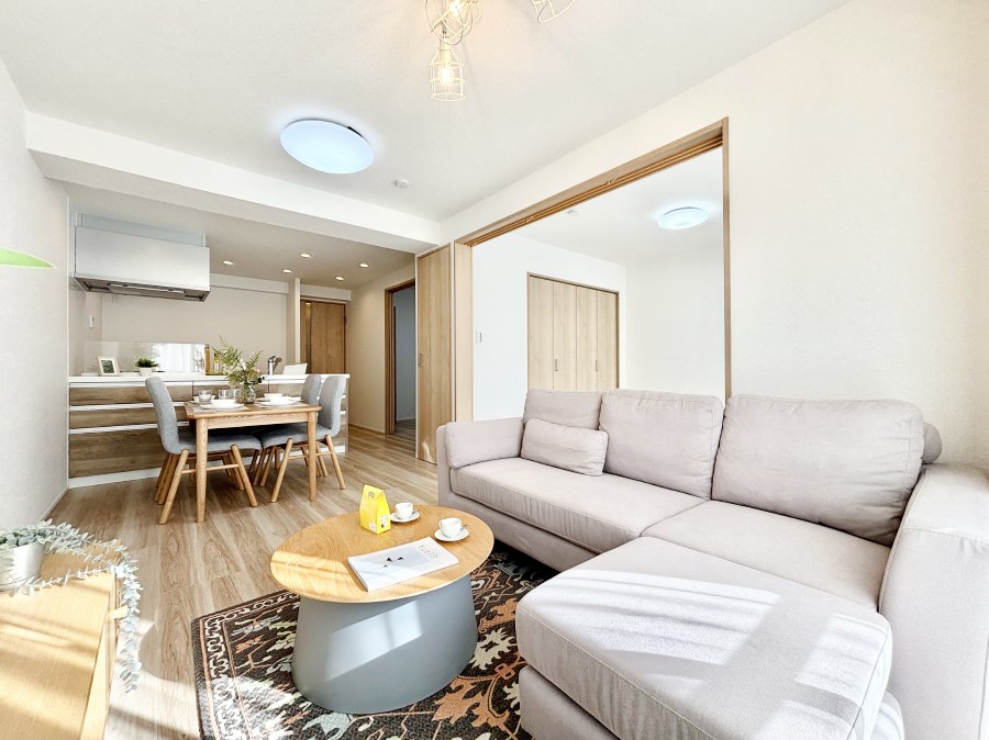 ���r���O ���Ƒ��̓��₩�Șb�����ŕ�܂�閾�邢���r���O  �@