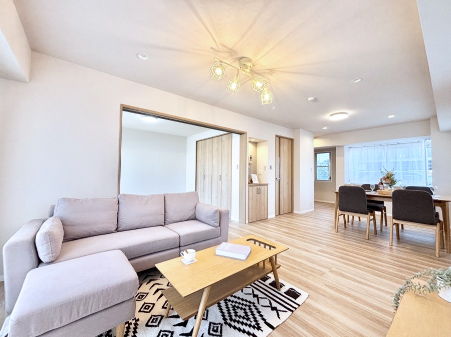 ���r���O ���Ƒ��̓��₩�Șb�����ŕ�܂�閾�邢���r���O  