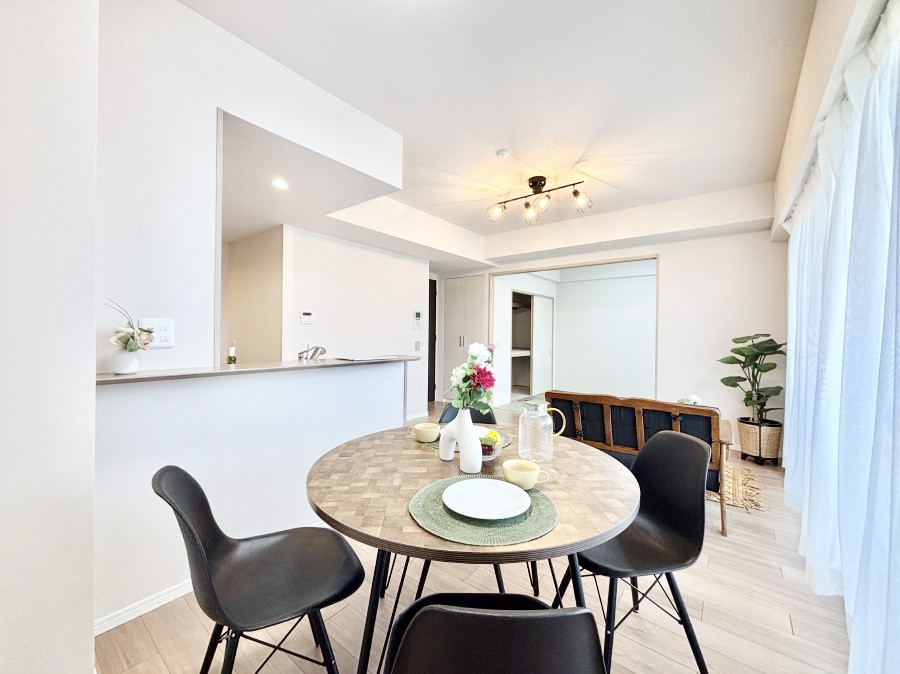 ���r���O ���Ƒ��̓��₩�Șb�����ŕ�܂�閾�邢���r���O  