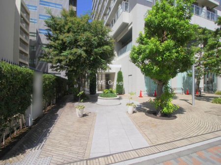 �G���g�����X -