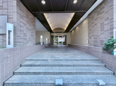 �G���g�����X �Z���҂◈�K�҂��C�����悭���o�}���B�������������͋C�̃G���g�����X