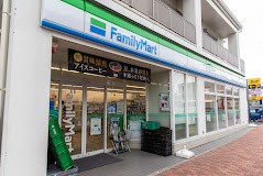 ���ӊ� �R���r�j 100m �t�@�~���[�}�[�g �ΐ_������w����X