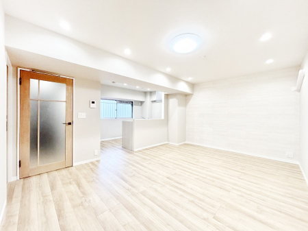 ���r���O ���Ƒ������R�ƏW�܂�A���₩�ȏ΂����ŕ�܂��e���̋�ԂɂȂ肻���ł��ˁI