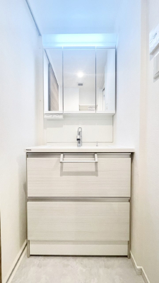 ���ʑ�E���ʏ� ������������ʉ��ώ��Œ��̐g�x�x�����K  