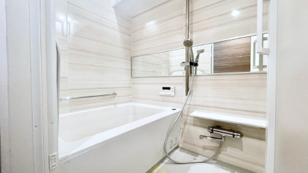 ���� ����̔�������Ă���閾�邢�������̂���o�X���[��  