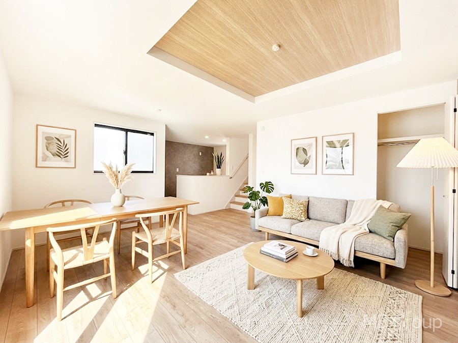 ���r���O �Ƒ��̘a�₩�ȉ�b���������Ă������B�J�����̂��郊�r���O�ł��B���Ƌ��CG�ł�  