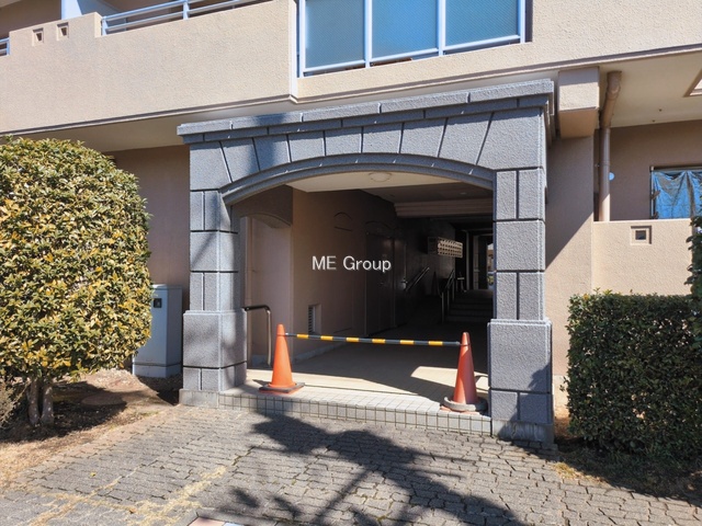 �G���g�����X -