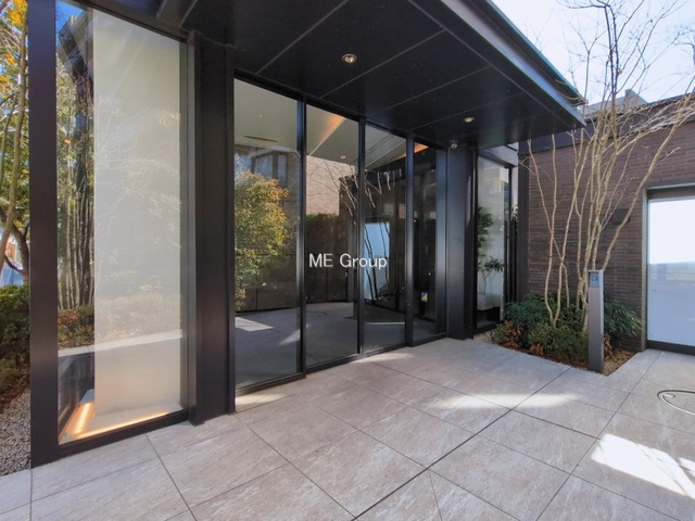 �G���g�����X -