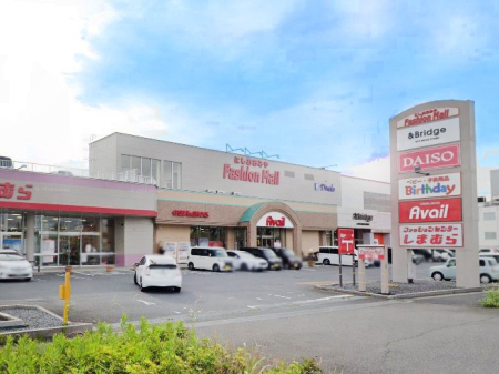 ���ӊ� �V���b�s���O�Z���^�[ 600m ����{�t�@�b�V�������[��